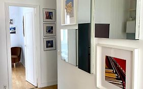 Appartement à côté de la plage avec balcon filant